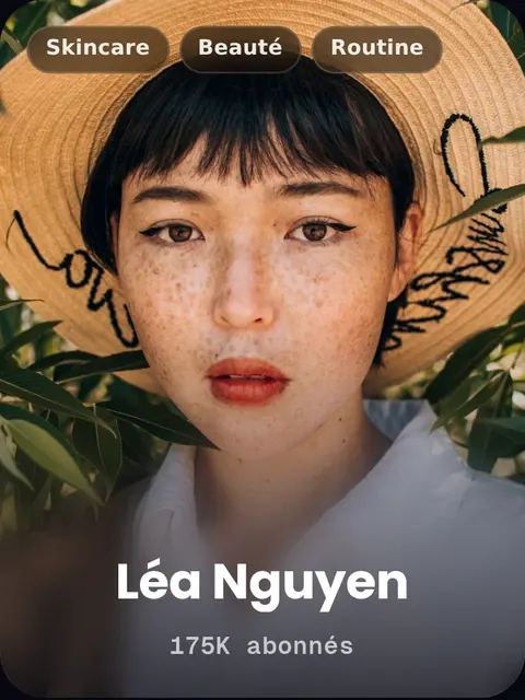 Carte créateur de Léa Nguyen dans un kit média Reachy.