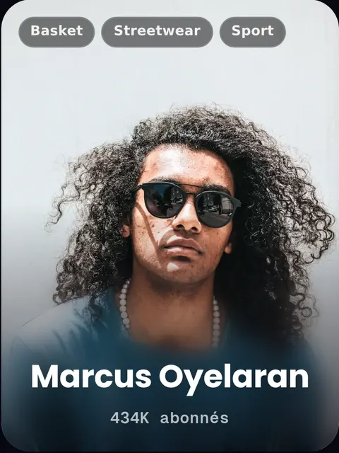 Carte créateur de Marcus Oyelaran dans un kit média Reachy.