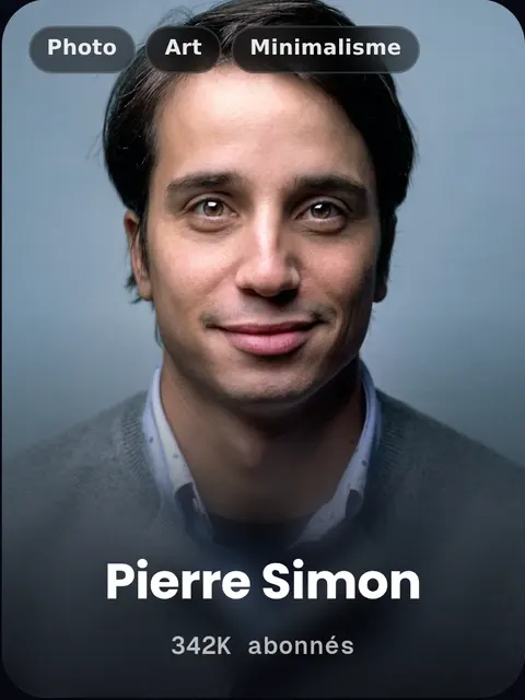 Carte créateur de Pierre Simon dans un kit média Reachy.