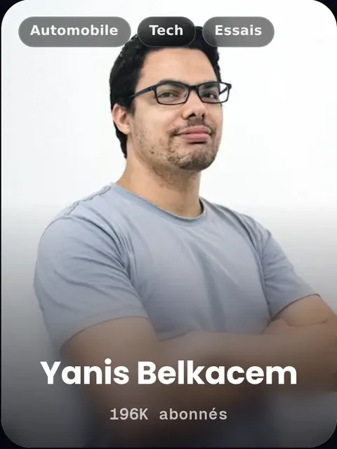 Carte créateur de Yanis Belkacem dans un kit média Reachy.